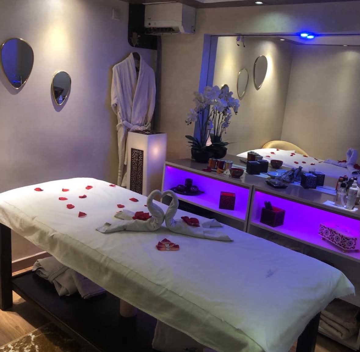 Atelier Ruska Casablanca treatment bed setup